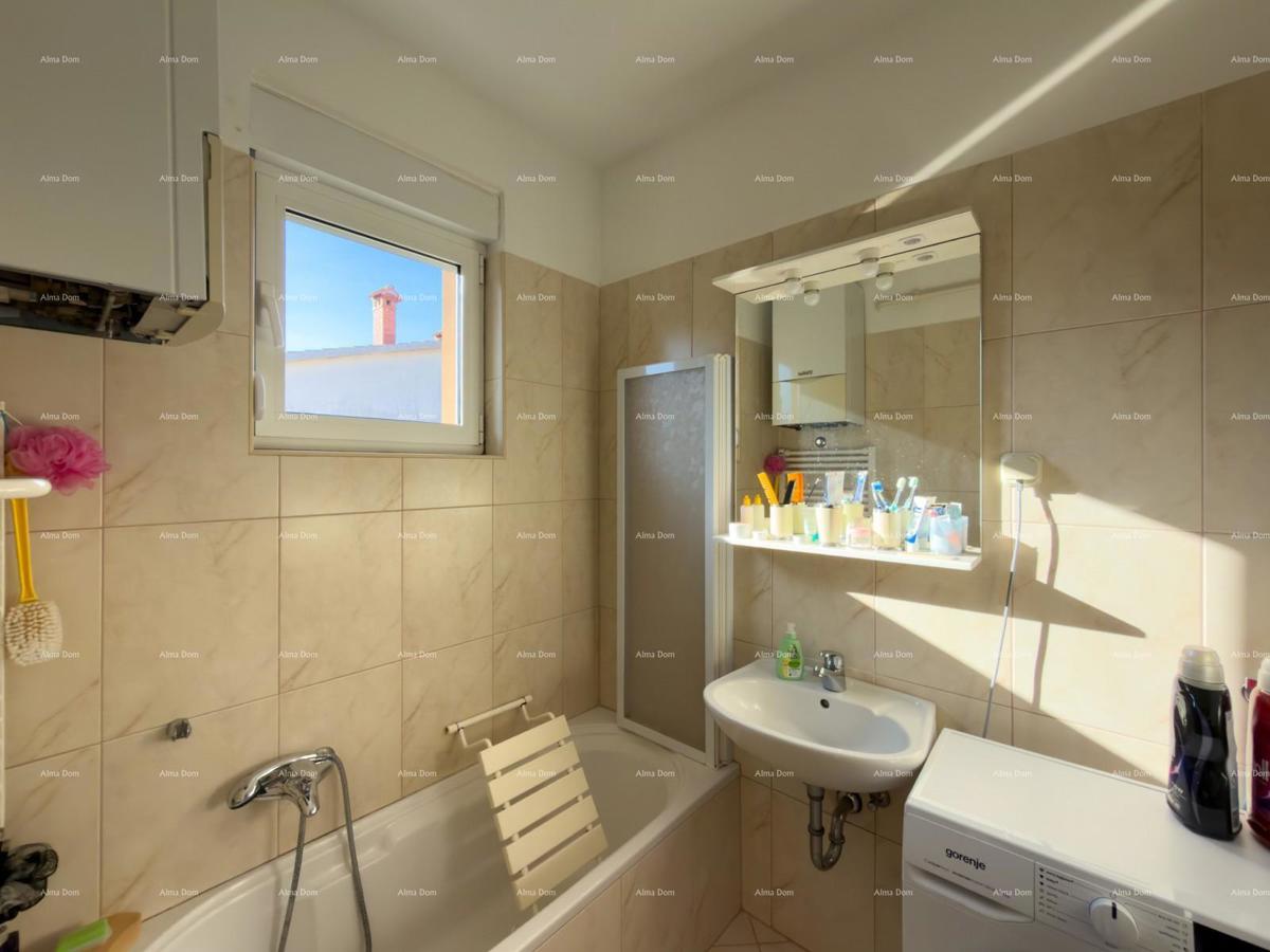 Pula – Hiša z dvema stanovanjski enotama, 50 m od morja