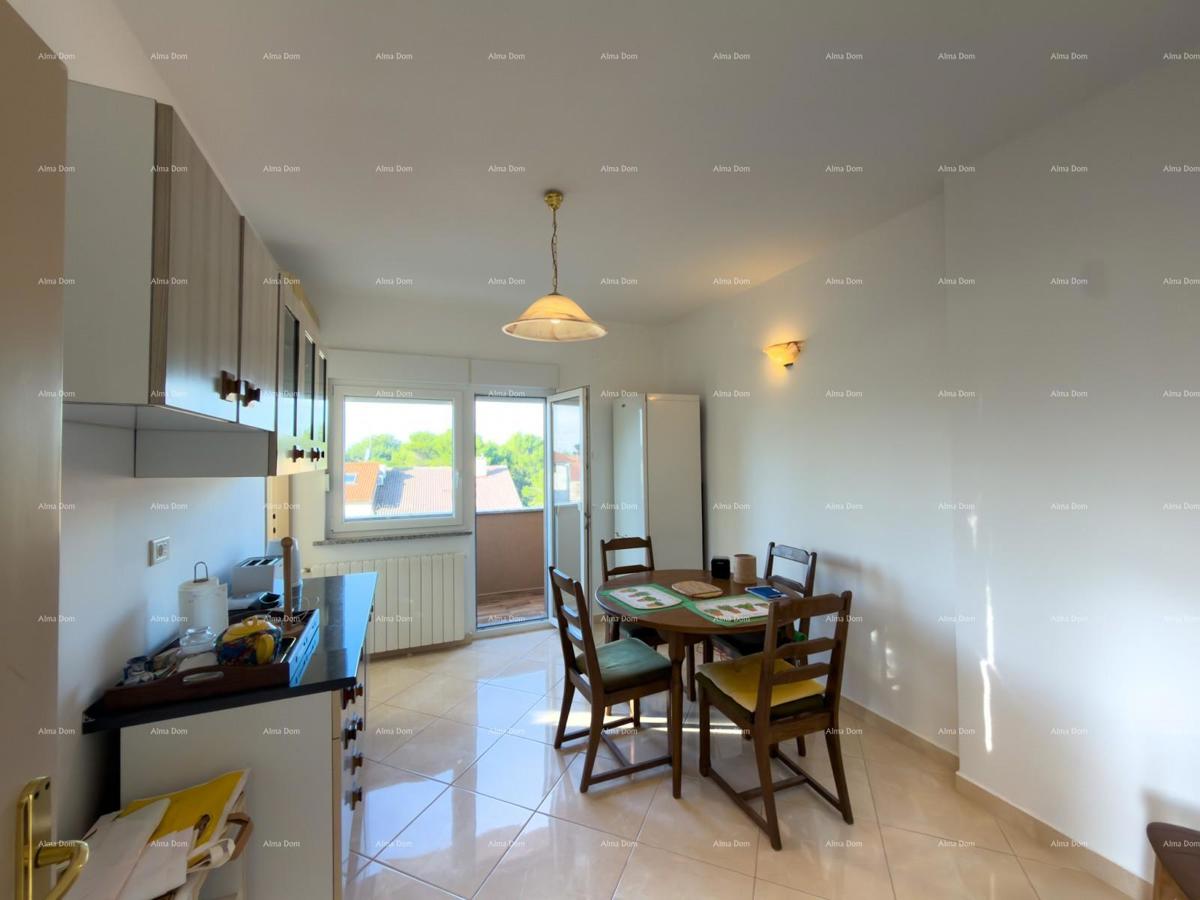 Pula – Hiša z dvema stanovanjski enotama, 50 m od morja