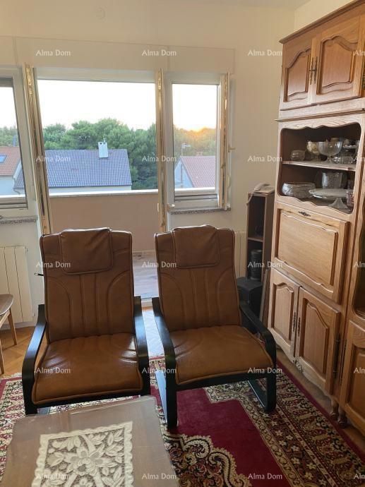 Pula – Hiša z dvema stanovanjski enotama, 50 m od morja