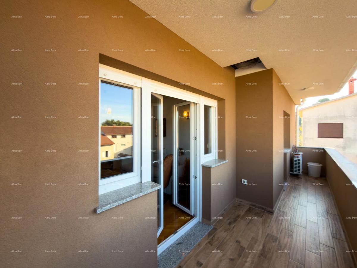 Pula – Hiša z dvema stanovanjski enotama, 50 m od morja