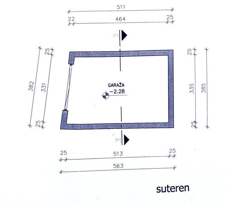 Pula – Hiša z dvema stanovanjski enotama, 50 m od morja