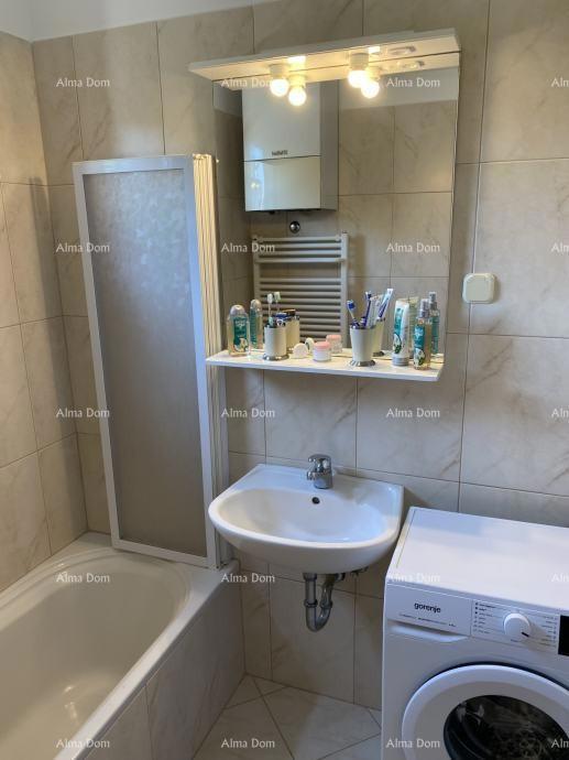 Pula – Hiša z dvema stanovanjski enotama, 50 m od morja