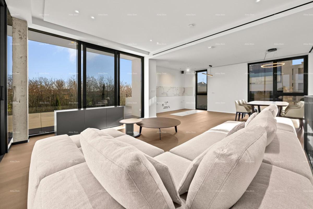 Prvi red do morja! Luksuzna hiša v Umagu, 300 m od morja - popolna za družino z modernimi vsebinami