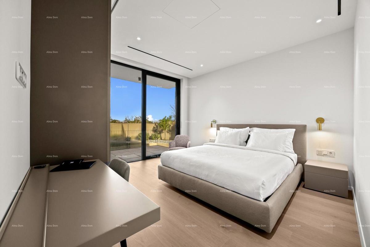 Prvi red do morja! Luksuzna hiša v Umagu, 300 m od morja - popolna za družino z modernimi vsebinami