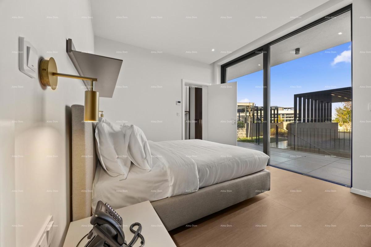 Prvi red do morja! Luksuzna hiša v Umagu, 300 m od morja - popolna za družino z modernimi vsebinami