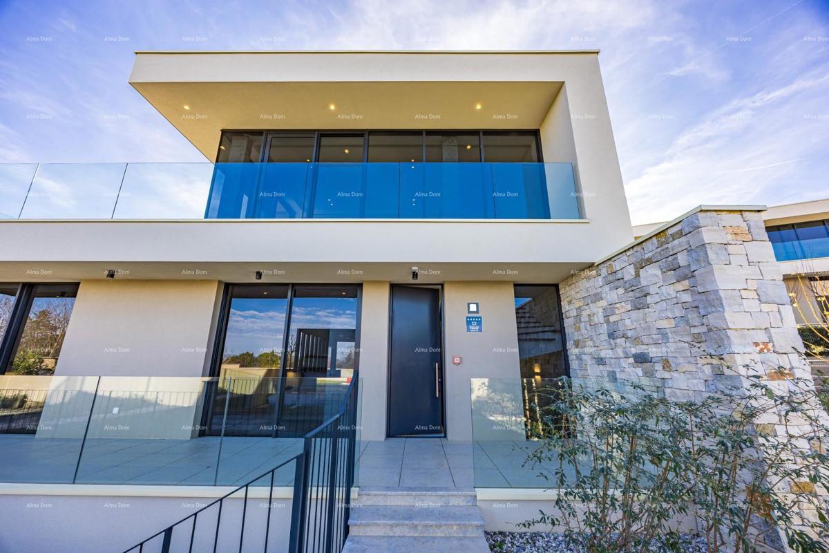 Prvi red do morja! Luksuzna hiša v Umagu, 300 m od morja - popolna za družino z modernimi vsebinami