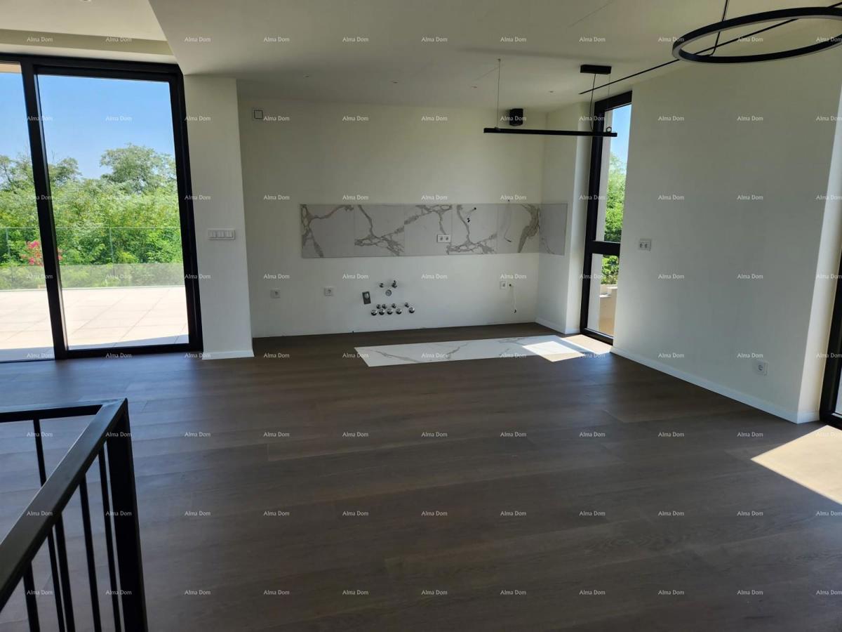 Prvi red do morja! Luksuzna hiša v Umagu, 300 m od morja - popolna za družino z modernimi vsebinami