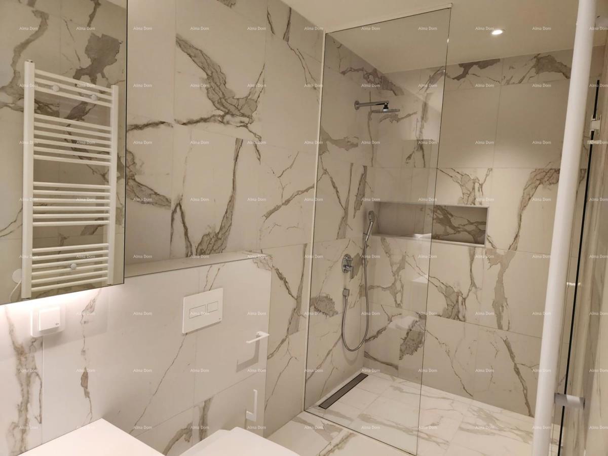 Prvi red do morja! Luksuzna hiša v Umagu, 300 m od morja - popolna za družino z modernimi vsebinami