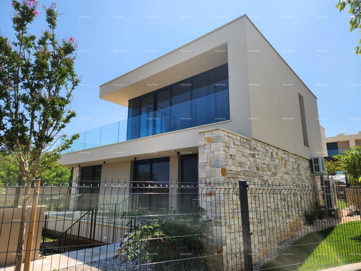 Prvi red do morja! Luksuzna hiša v Umagu, 300 m od morja - popolna za družino z modernimi vsebinami