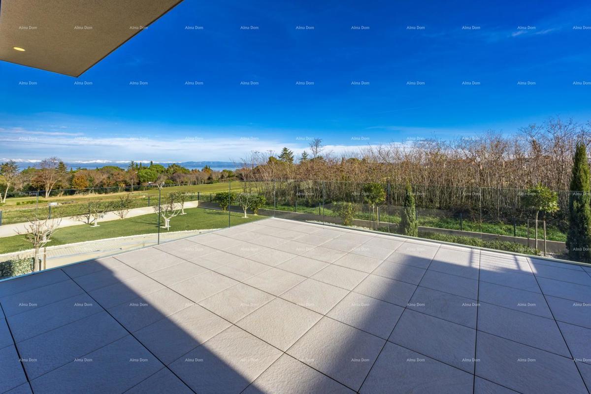 Prvi red do morja! Luksuzna hiša v Umagu, 300 m od morja - popolna za družino z modernimi vsebinami