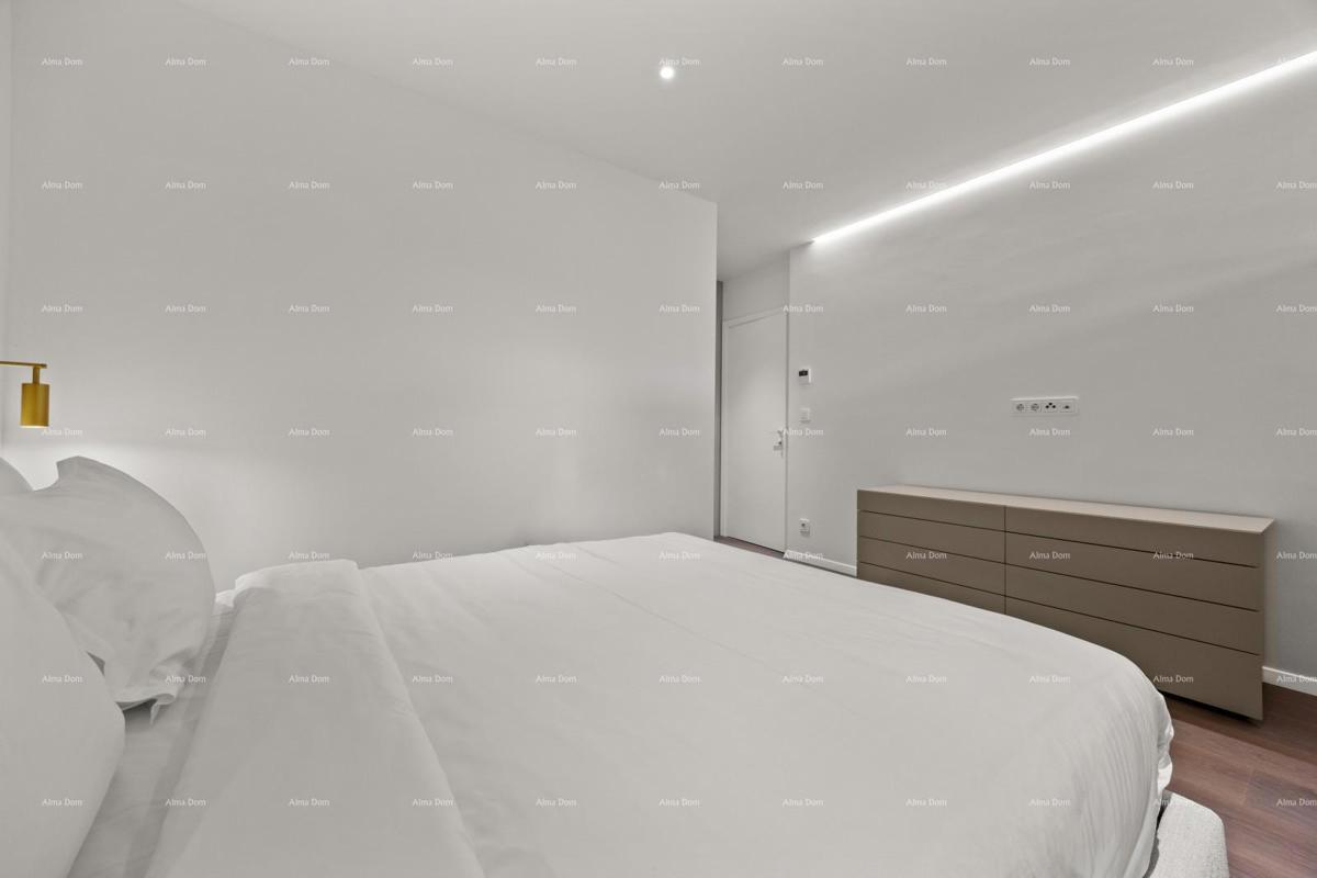 Prvi red do morja! Luksuzna hiša v Umagu, 300 m od morja - popolna za družino z modernimi vsebinami