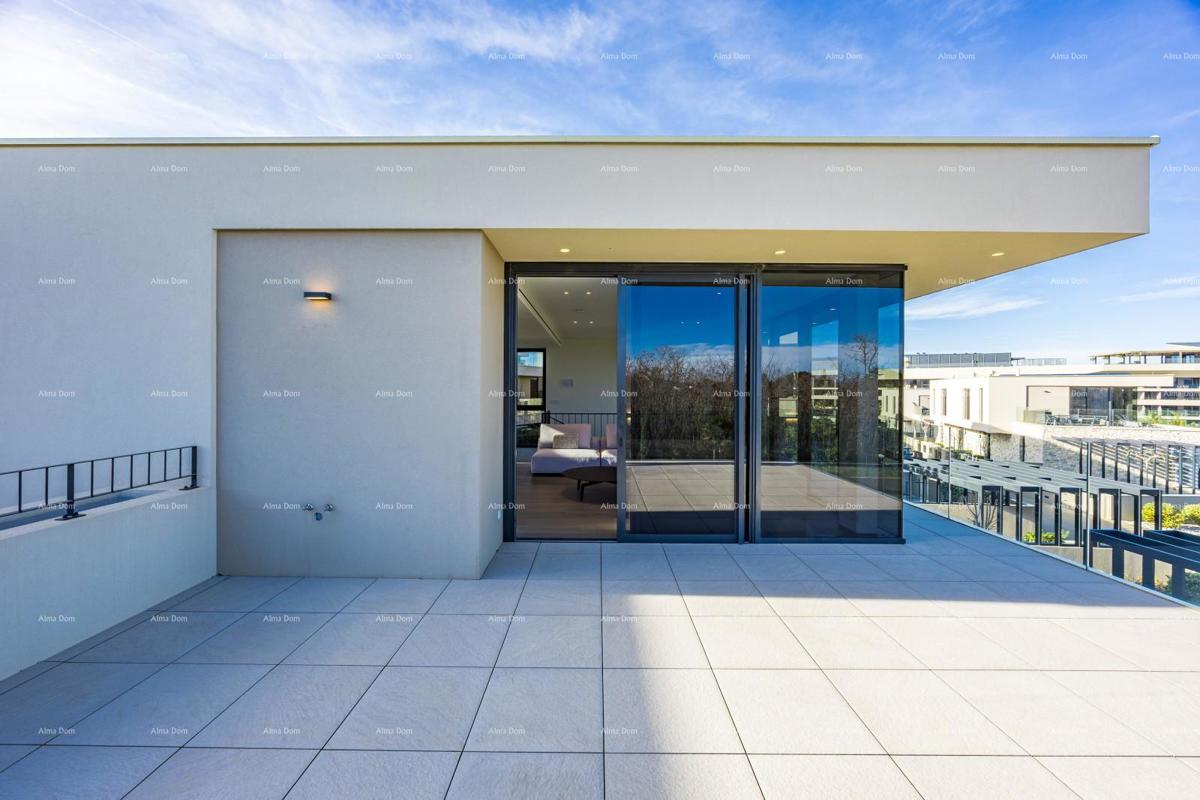 Prvi red do morja! Luksuzna hiša v Umagu, 300 m od morja - popolna za družino z modernimi vsebinami