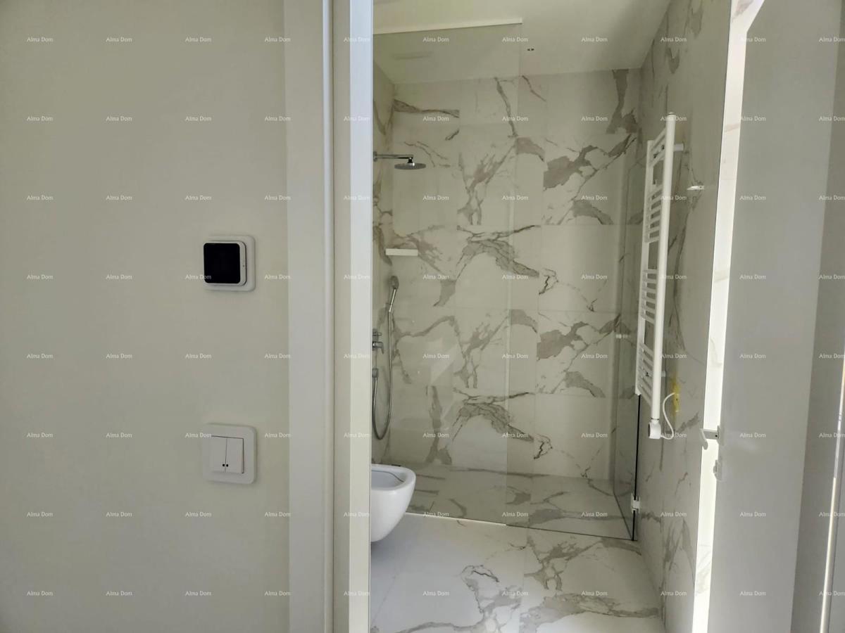 Prvi red do morja! Luksuzna hiša v Umagu, 300 m od morja - popolna za družino z modernimi vsebinami