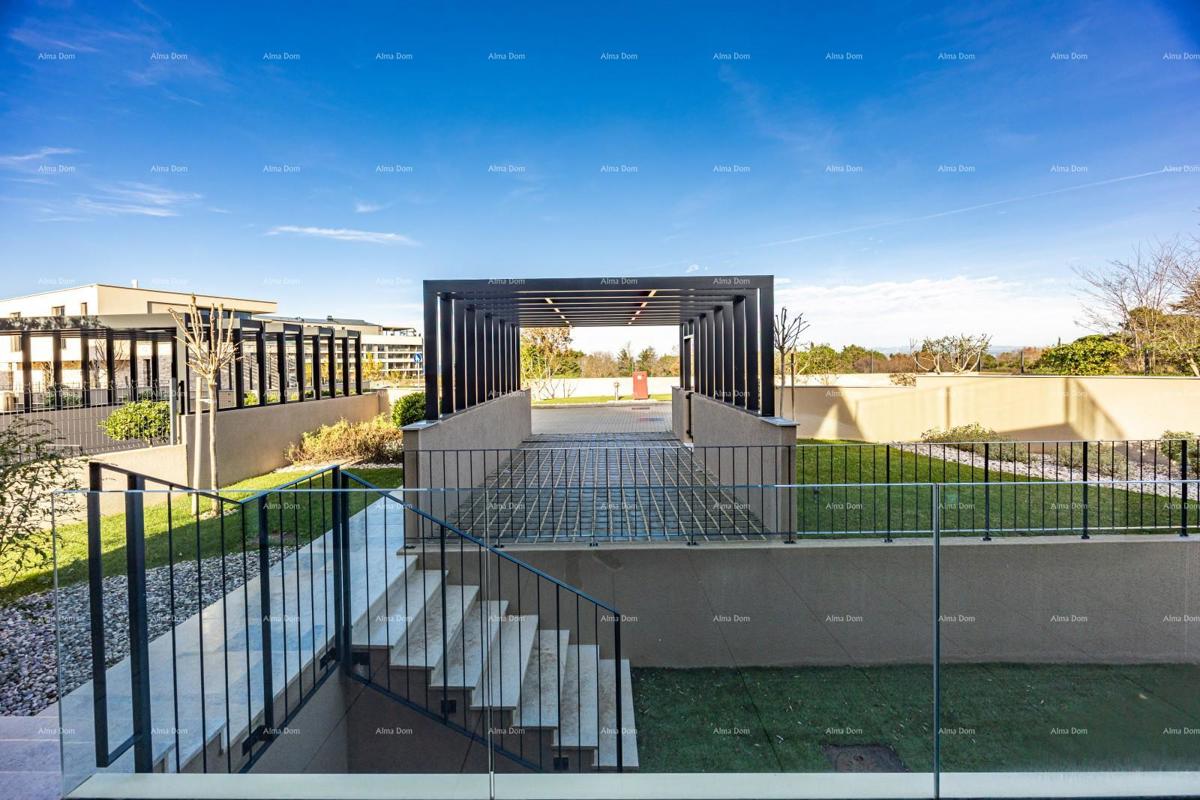 Prvi red do morja! Luksuzna hiša v Umagu, 300 m od morja - popolna za družino z modernimi vsebinami