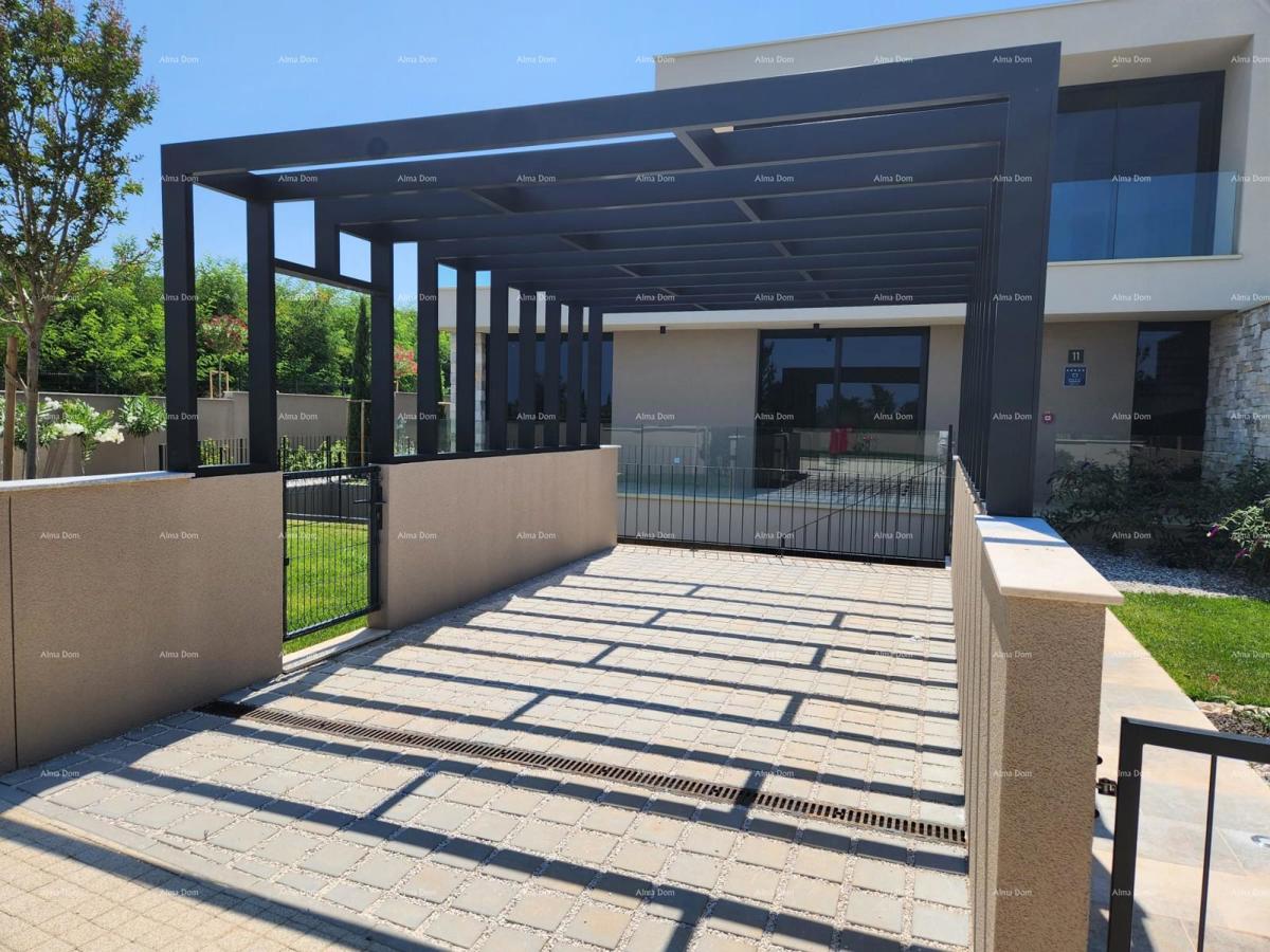 Prvi red do morja! Luksuzna hiša v Umagu, 300 m od morja - popolna za družino z modernimi vsebinami