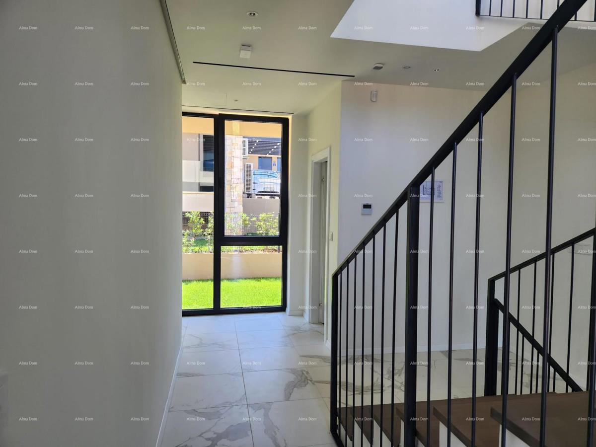 Prvi red do morja! Luksuzna hiša v Umagu, 300 m od morja - popolna za družino z modernimi vsebinami