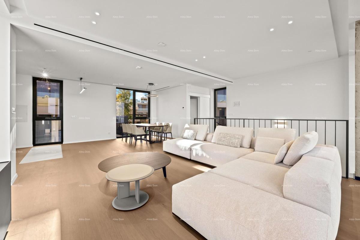 Prvi red do morja! Luksuzna hiša v Umagu, 300 m od morja - popolna za družino z modernimi vsebinami