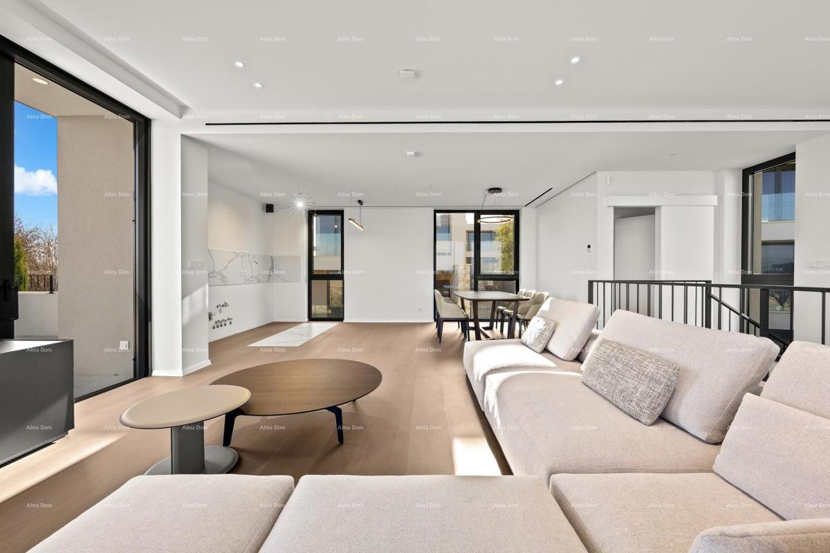 Prvi red do morja! Luksuzna hiša v Umagu, 300 m od morja - popolna za družino z modernimi vsebinami