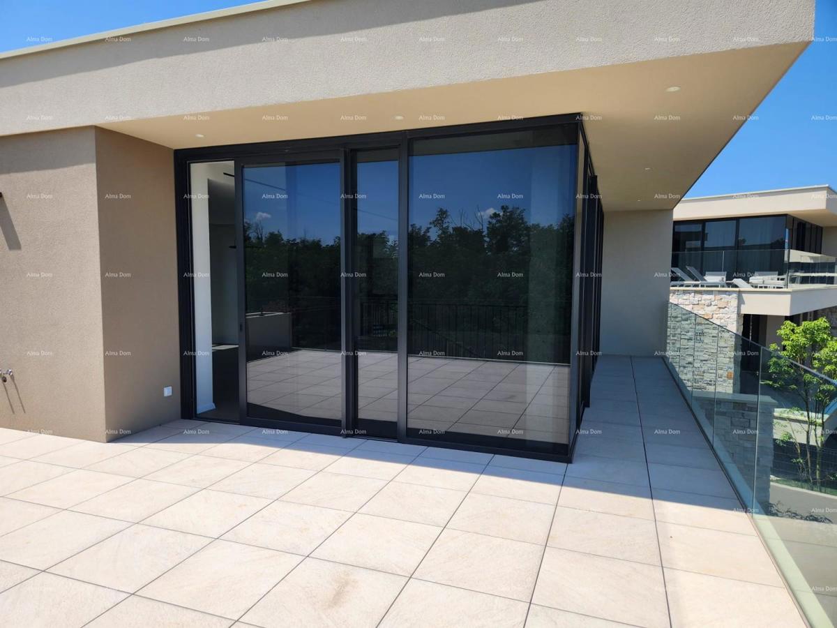 Prvi red do morja! Luksuzna hiša v Umagu, 300 m od morja - popolna za družino z modernimi vsebinami