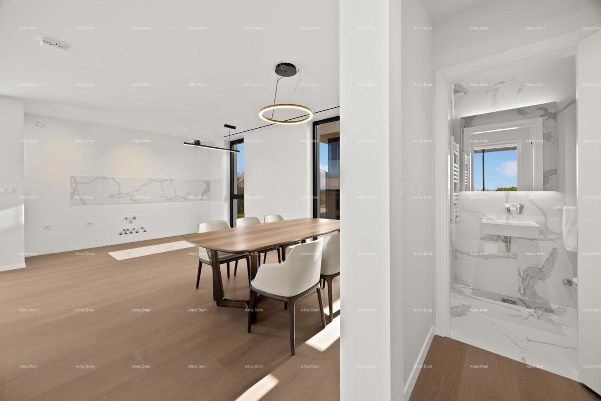 Prvi red do morja! Luksuzna hiša v Umagu, 300 m od morja - popolna za družino z modernimi vsebinami