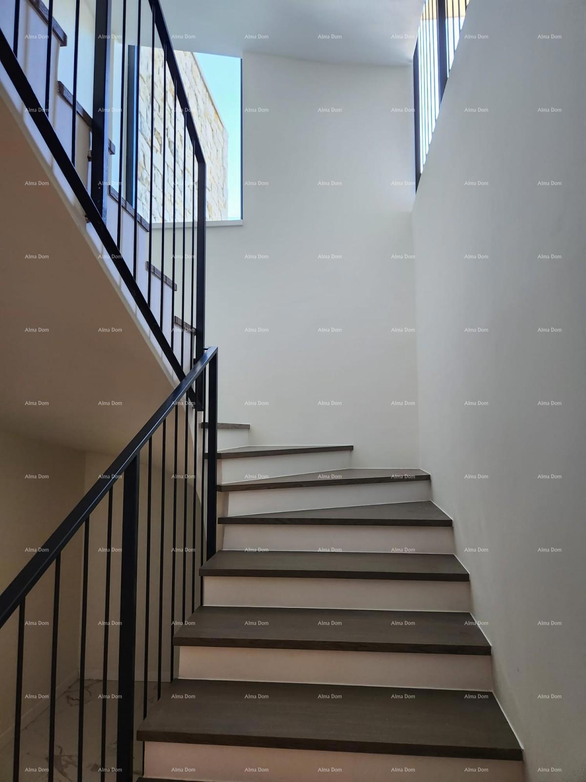 Prvi red do morja! Luksuzna hiša v Umagu, 300 m od morja - popolna za družino z modernimi vsebinami