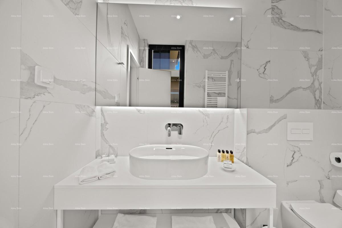 Prvi red do morja! Luksuzna hiša v Umagu, 300 m od morja - popolna za družino z modernimi vsebinami