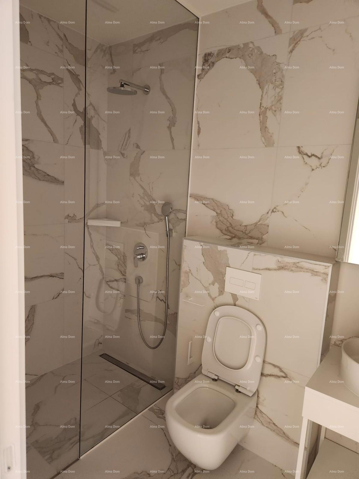 Prvi red do morja! Luksuzna hiša v Umagu, 300 m od morja - popolna za družino z modernimi vsebinami