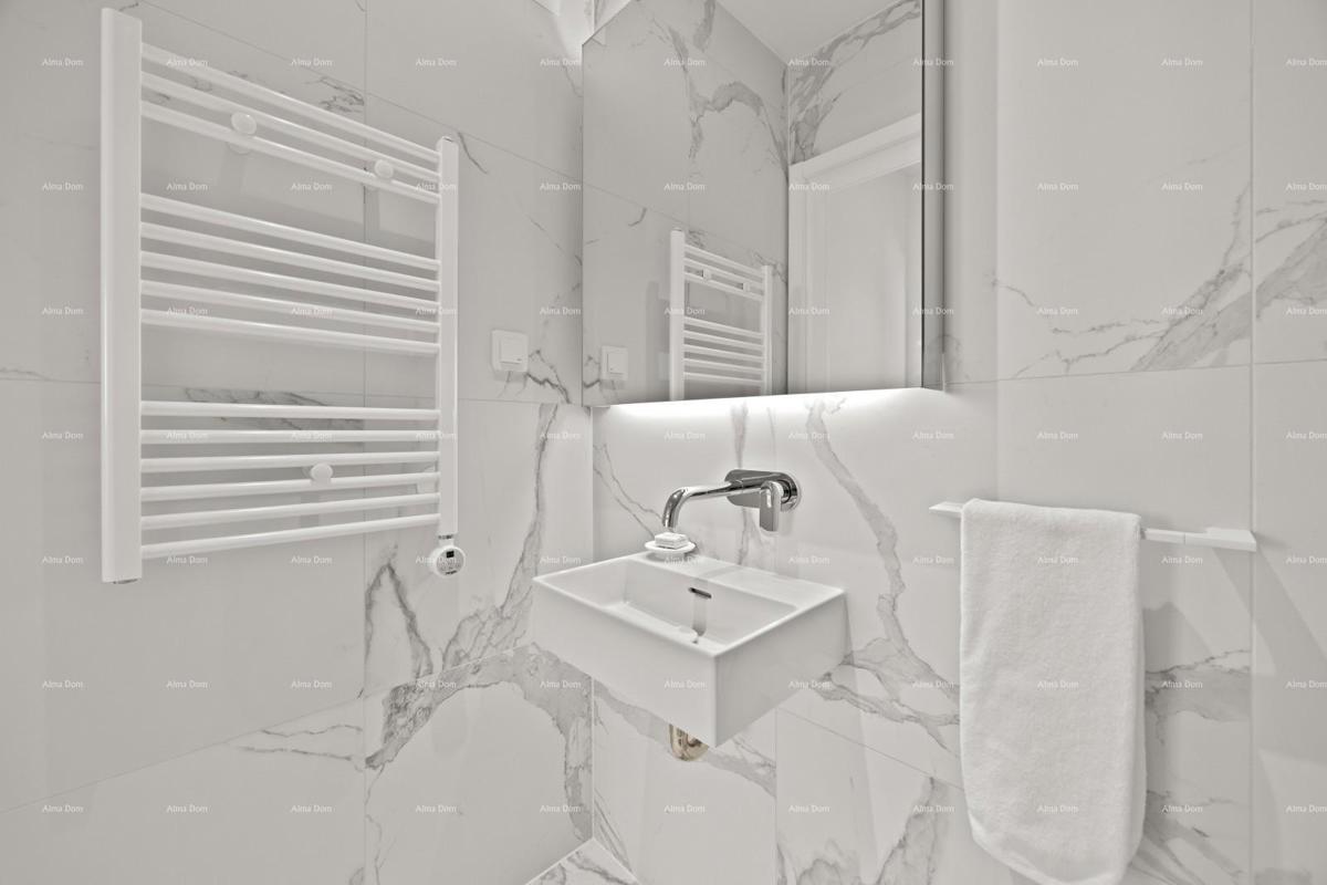 Prvi red do morja! Luksuzna hiša v Umagu, 300 m od morja - popolna za družino z modernimi vsebinami