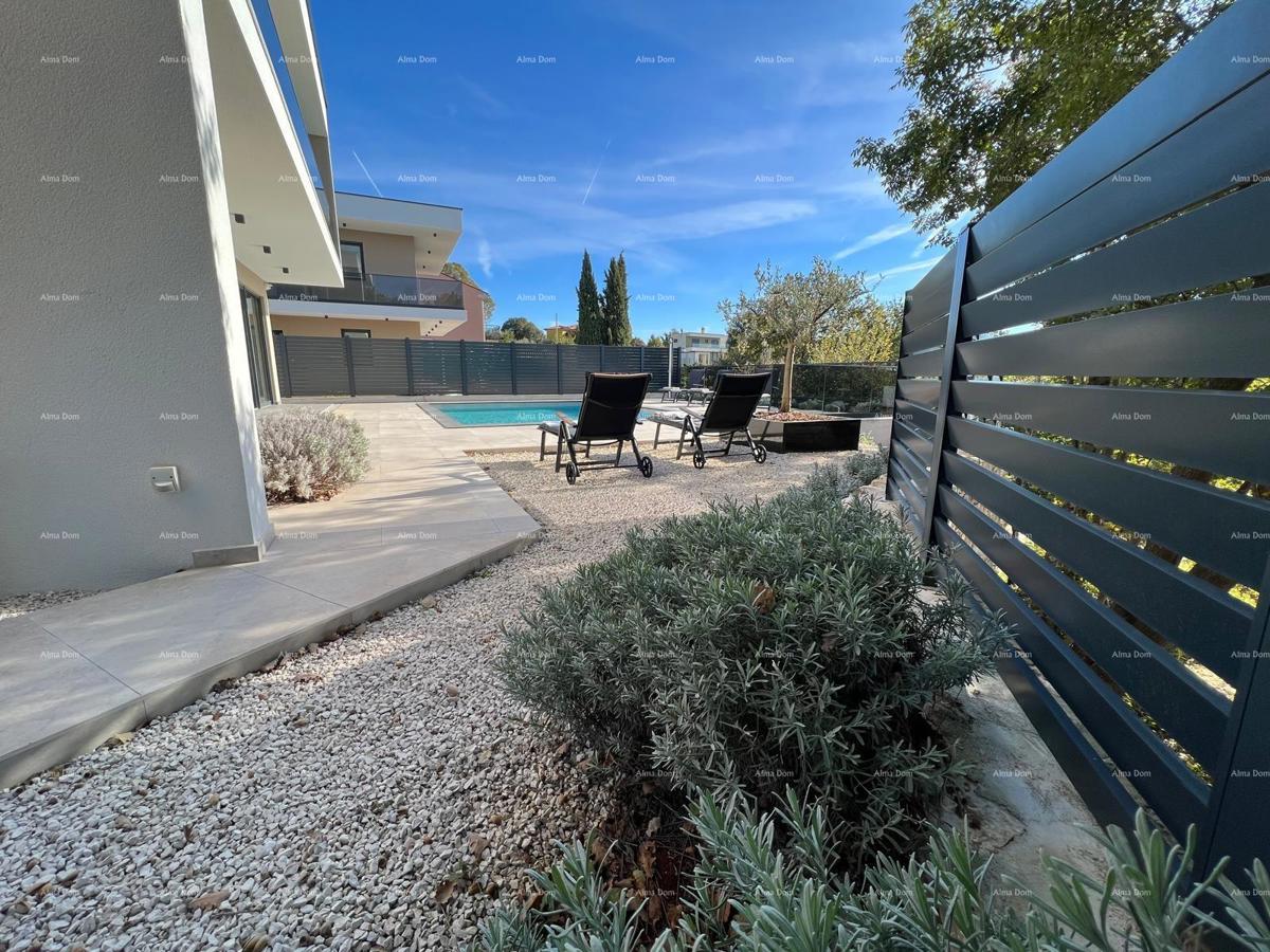 Villa modernog dizajna s bazenom - prodaja, Svetvinčenat!