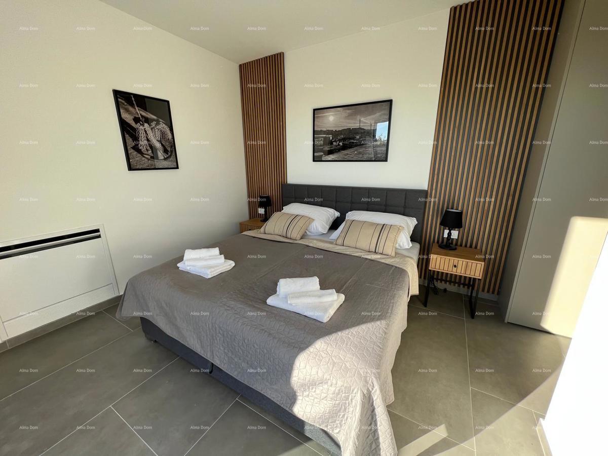 Villa modernog dizajna s bazenom - prodaja, Svetvinčenat!