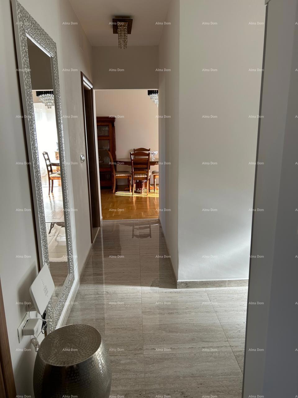 Ližnjan, urejena in popolnoma opremljena hiša z garažo in kletjo