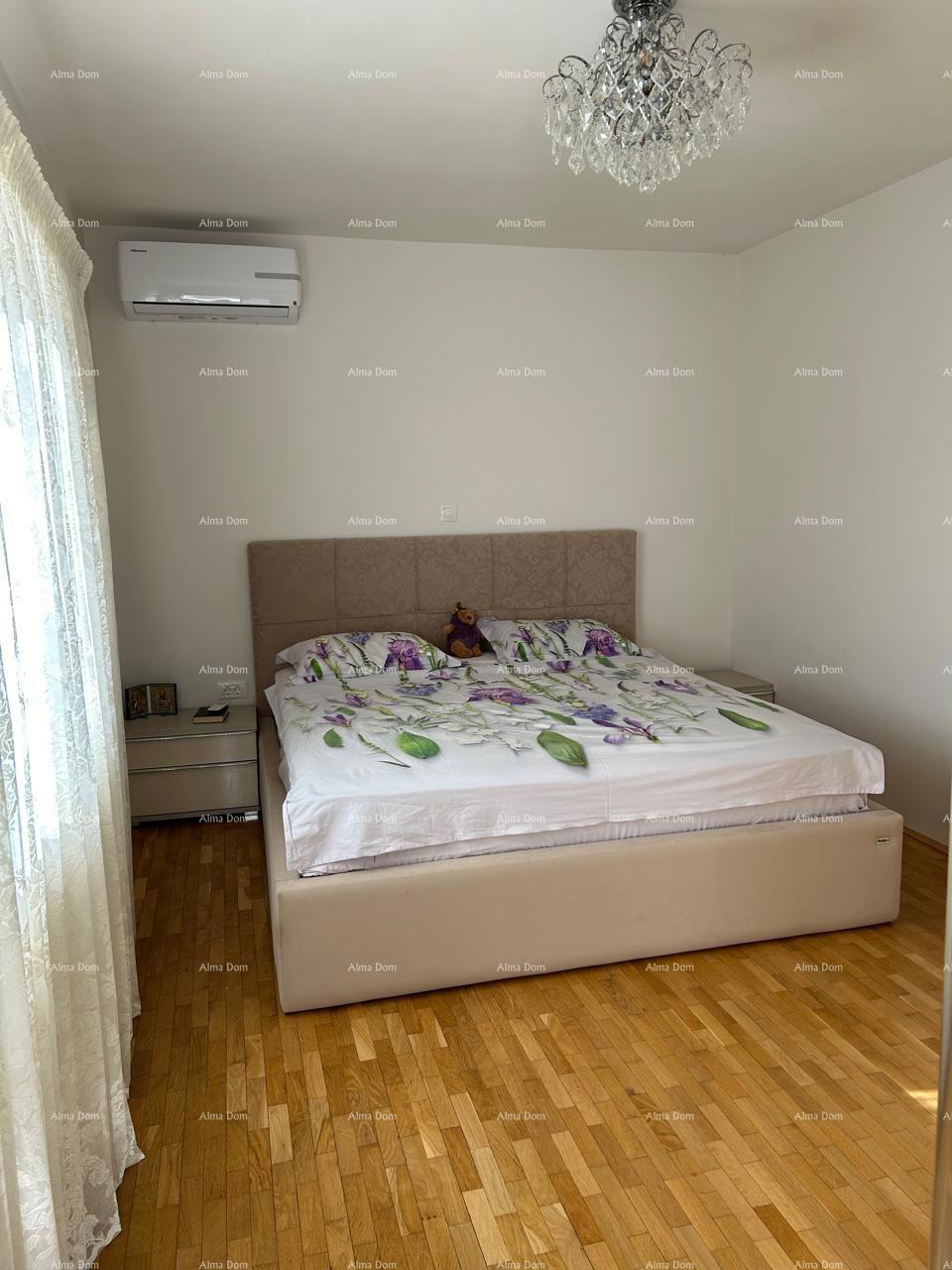 Ližnjan, urejena in popolnoma opremljena hiša z garažo in kletjo