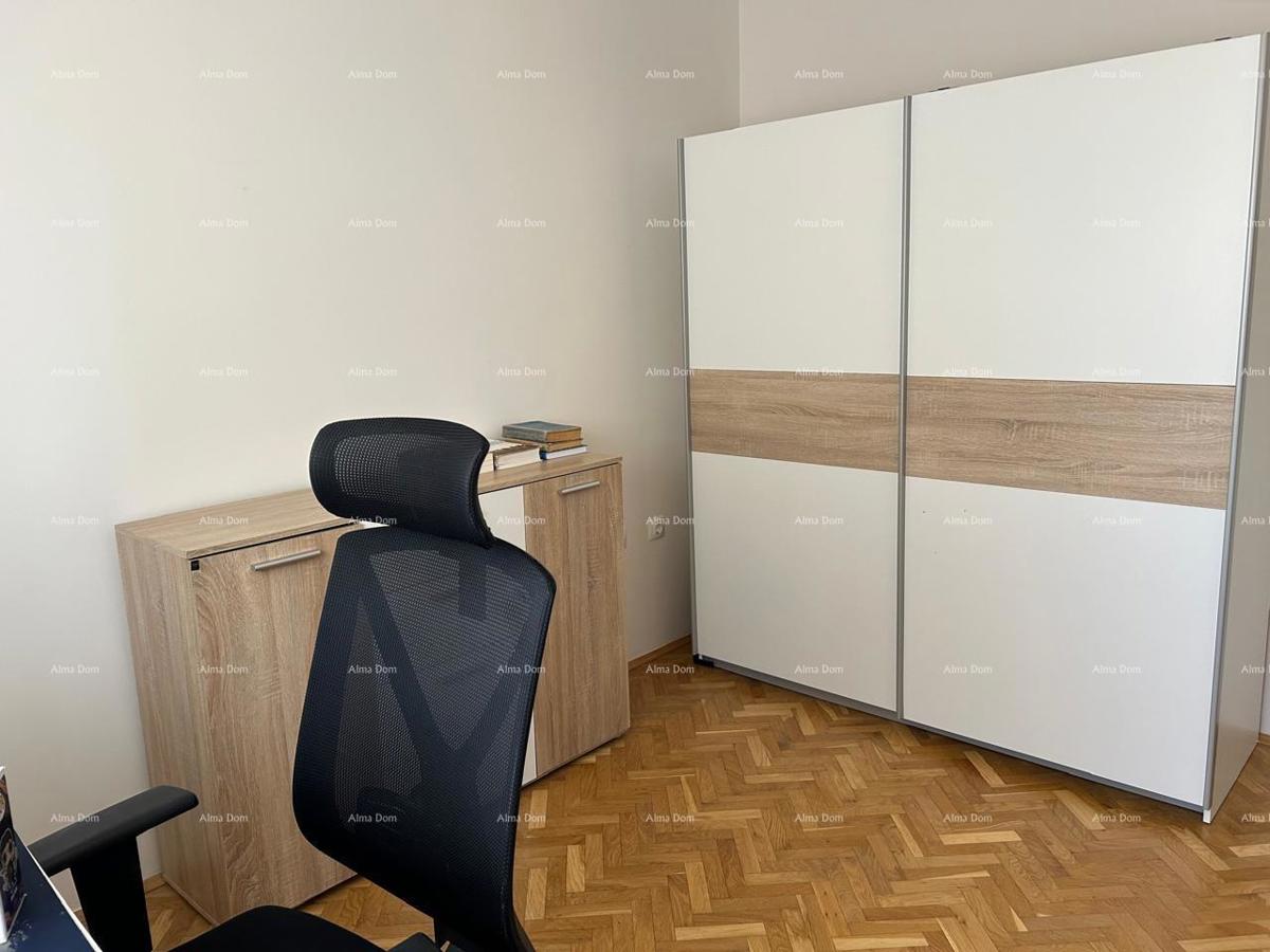 Ližnjan, urejena in popolnoma opremljena hiša z garažo in kletjo