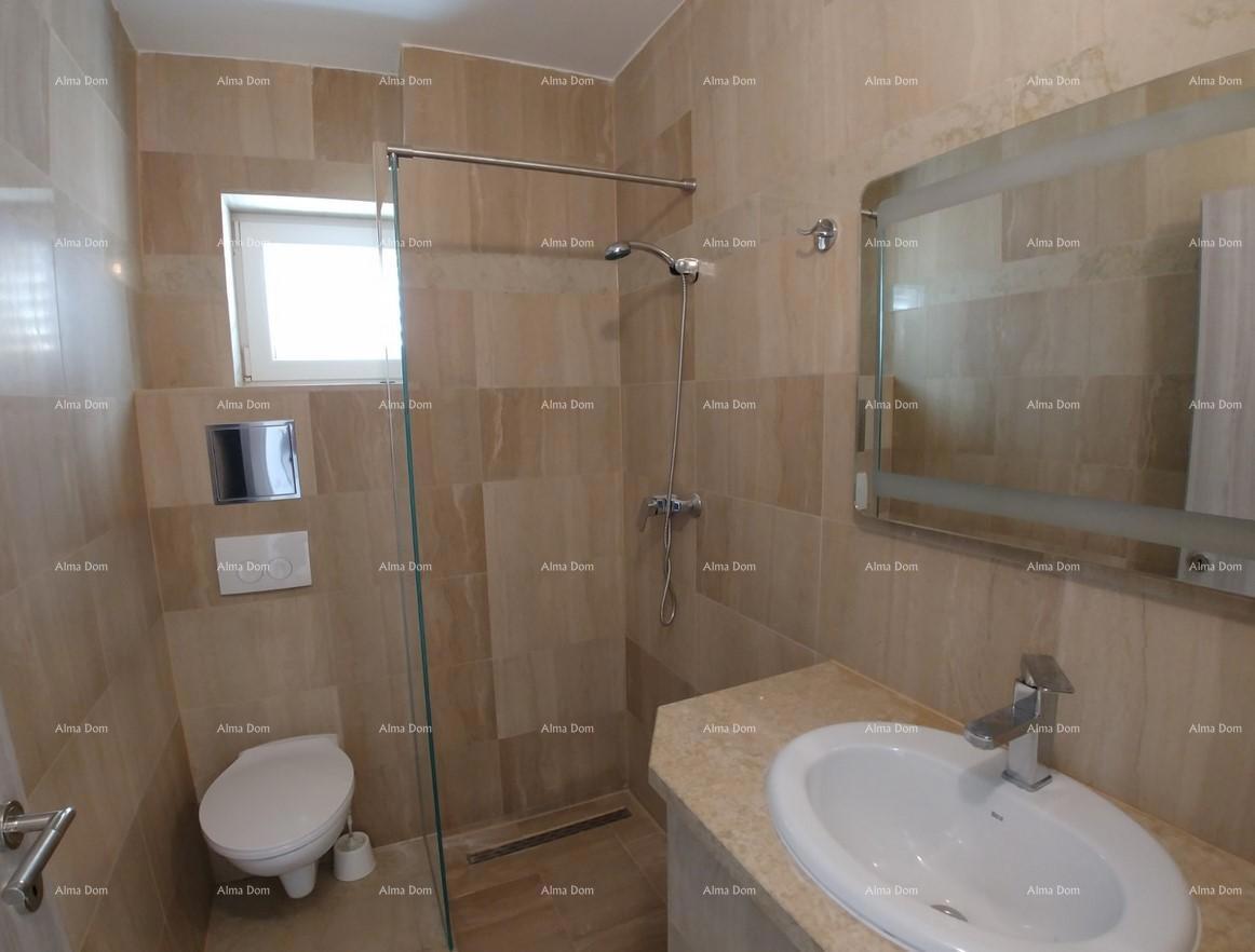 Raša, Šarmantna apartmajska hiša s bazenom in panoramskim pogledom na morje