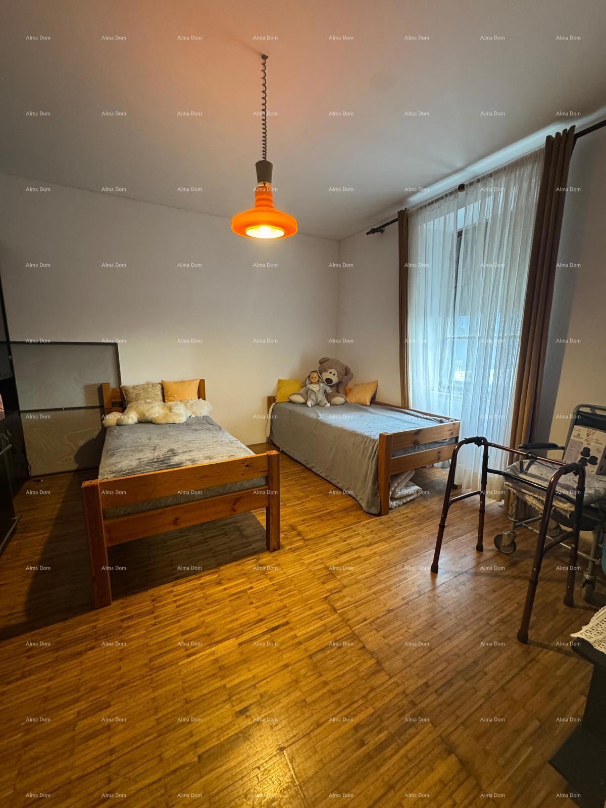 Prodaja hiše v širšem centru s pomožno zgradbo, Pula!