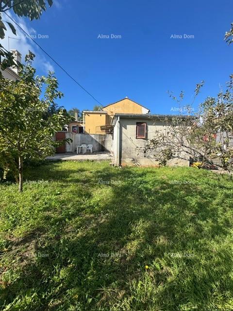 Prodaja hiše v širšem centru s pomožno zgradbo, Pula!