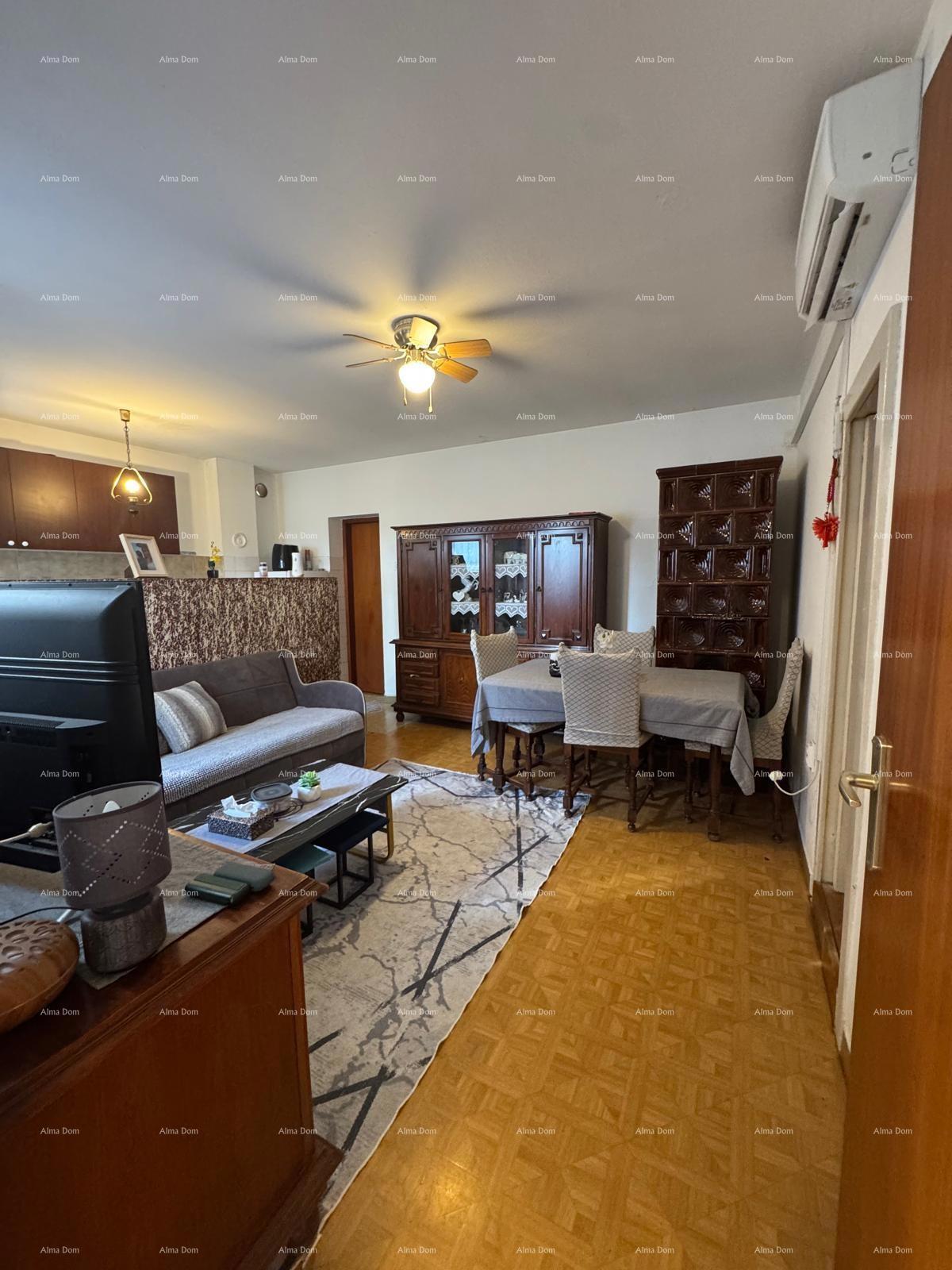 Prodaja hiše v širšem centru s pomožno zgradbo, Pula!