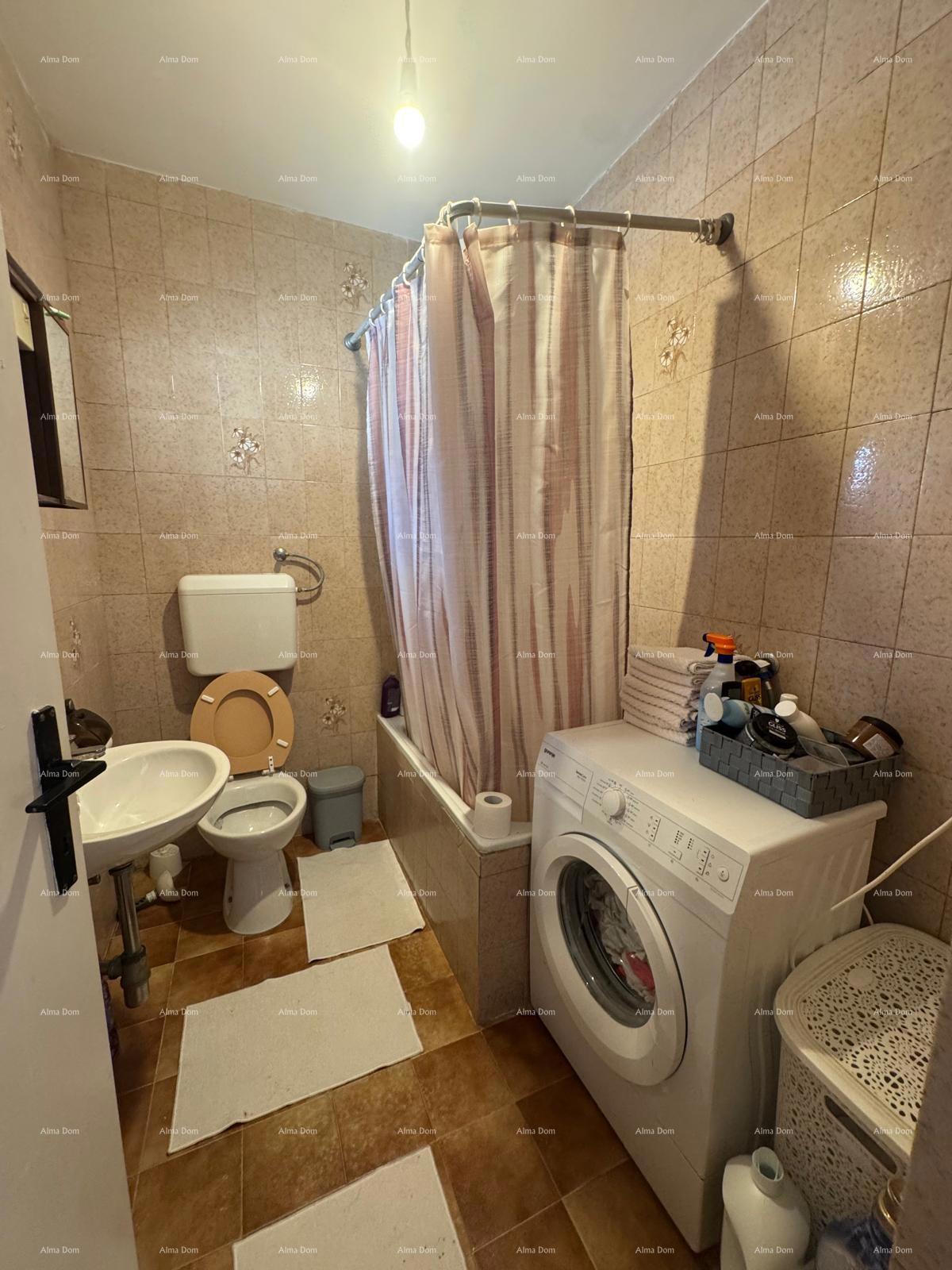 Prodaja hiše v širšem centru s pomožno zgradbo, Pula!