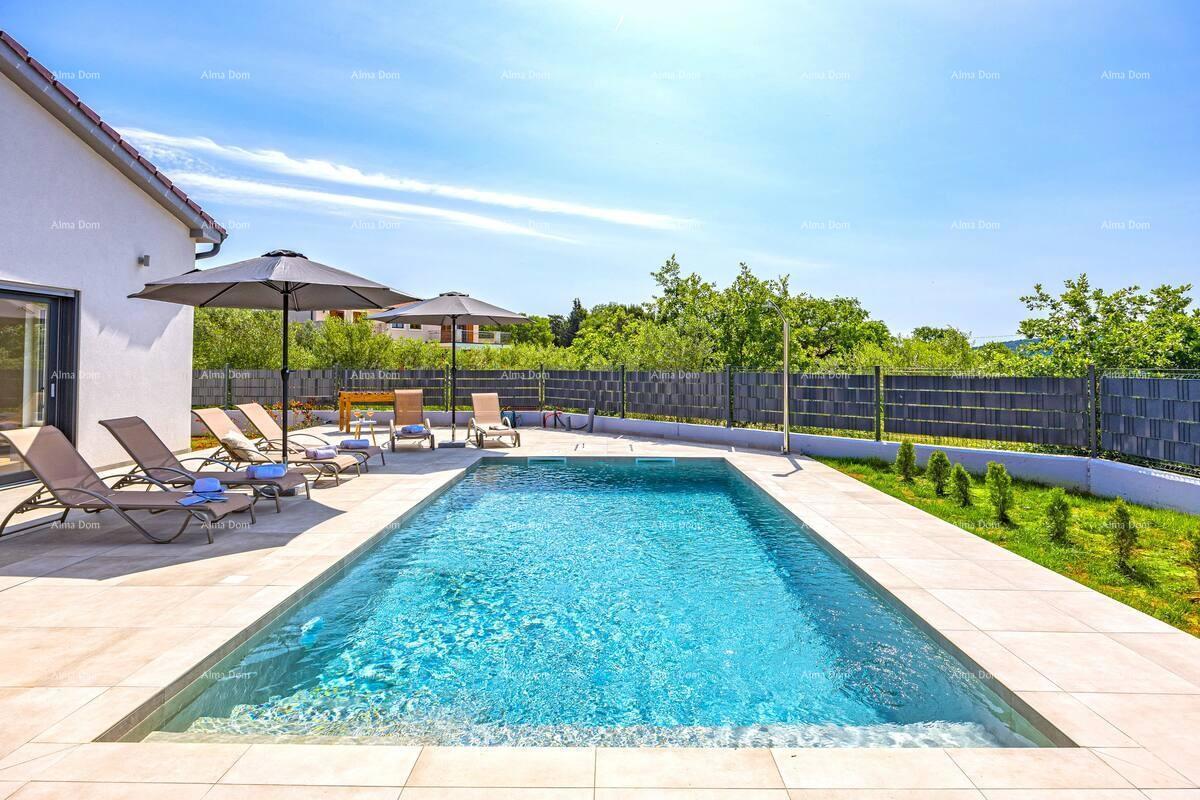 Pomer. Nova samostojeća prizemnica z bazenom.