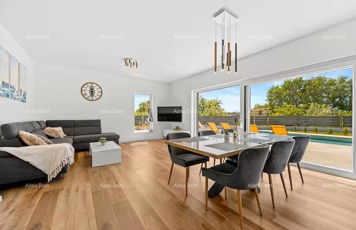 Pomer. Nova samostojeća prizemnica z bazenom.