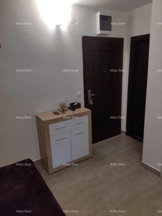 Prodaja renoviranega stanovanja v centru Červar Porta – 50 m od morja