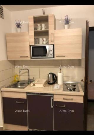 Prodaja renoviranega stanovanja v centru Červar Porta – 50 m od morja