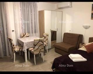 Prodaja renoviranega stanovanja v centru Červar Porta – 50 m od morja