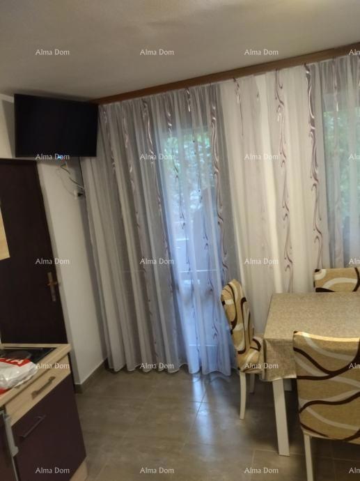 Prodaja renoviranega stanovanja v centru Červar Porta – 50 m od morja