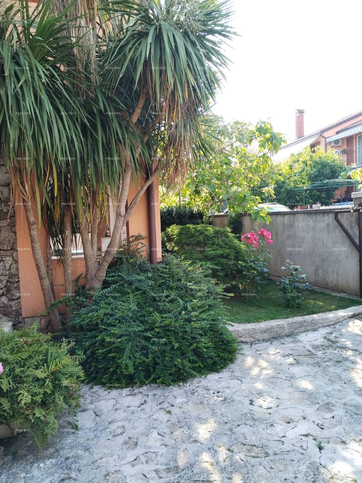ROVINJ – APARTMAJSKA ZGRADA NA MIRNI LOKACIJI, IDEALNA ZA NALOŽBE