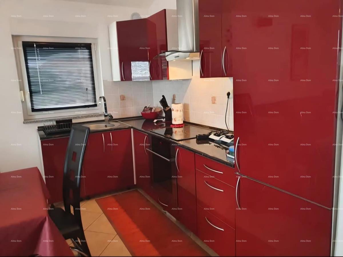 Prodaja - stan s pogledom na morje in parkirnim mestom, Ližnjan!