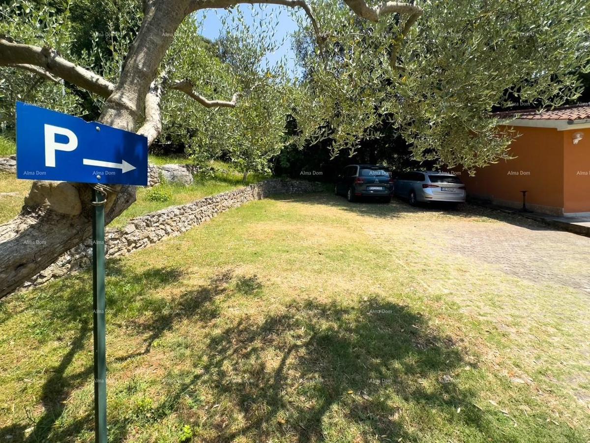 Investicija iz sanj: šarmanten hotel v Krnici, 200 m od morja