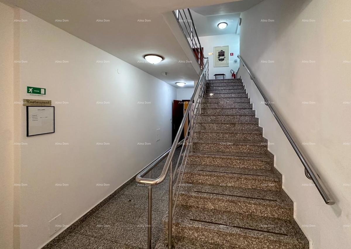 Investicija iz sanj: šarmanten hotel v Krnici, 200 m od morja