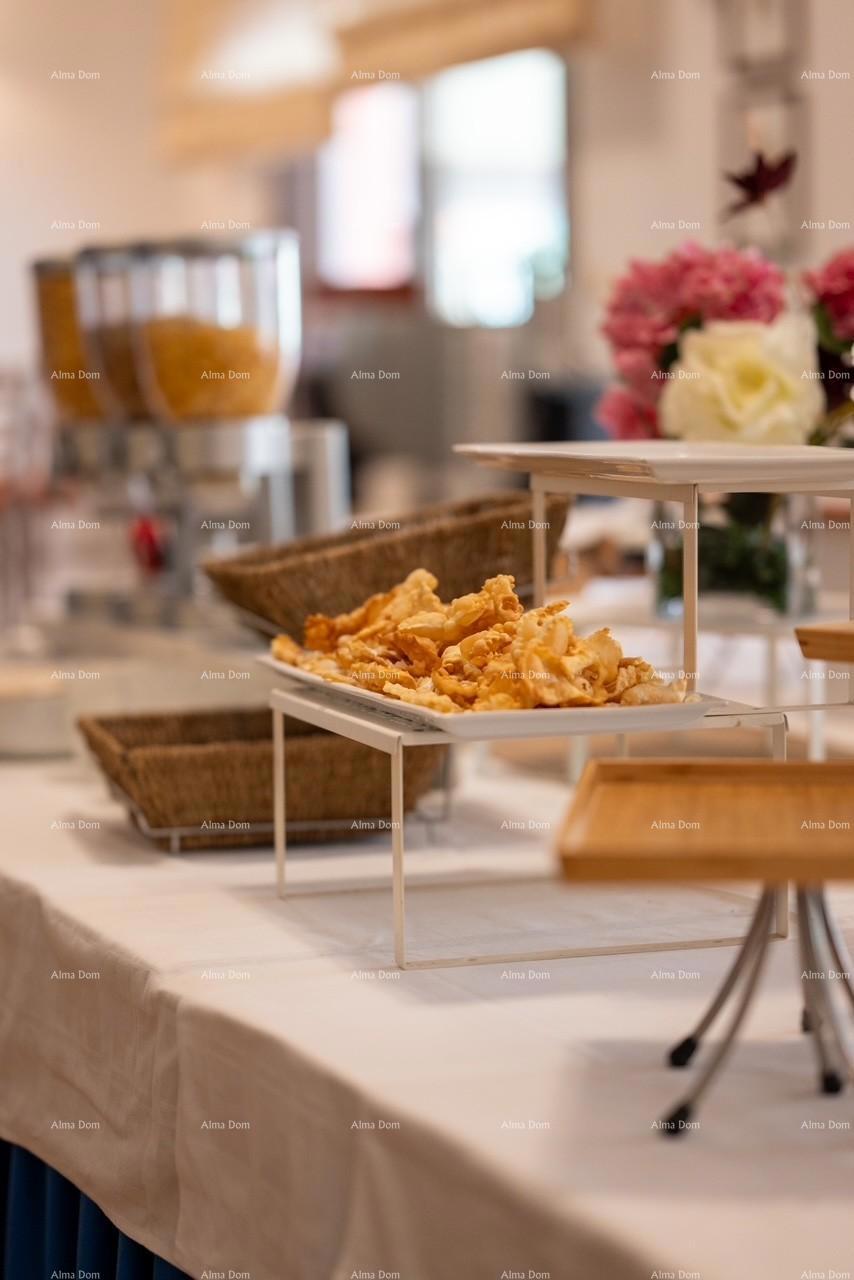 Investicija iz sanj: šarmanten hotel v Krnici, 200 m od morja