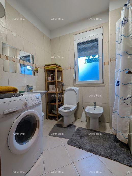 LABIN, Apartma z razgledom na morje in vrtom